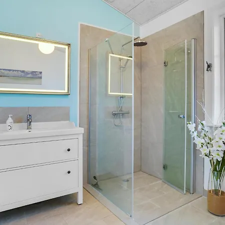 3 Bedroom Cozy In Nyaraló