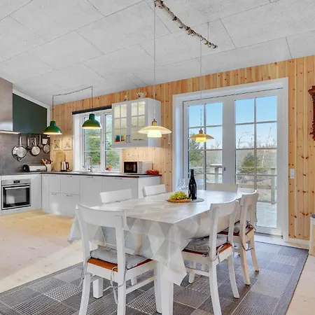 3 Bedroom Cozy In * Vemb