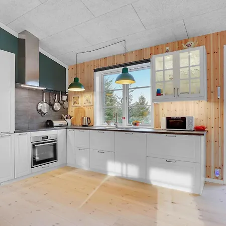 3 Bedroom Cozy In * Vemb