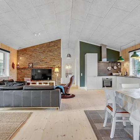 3 Bedroom Cozy In