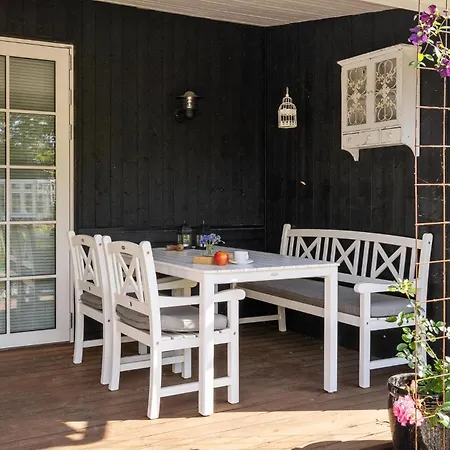 3 Bedroom Cozy In Nyaraló